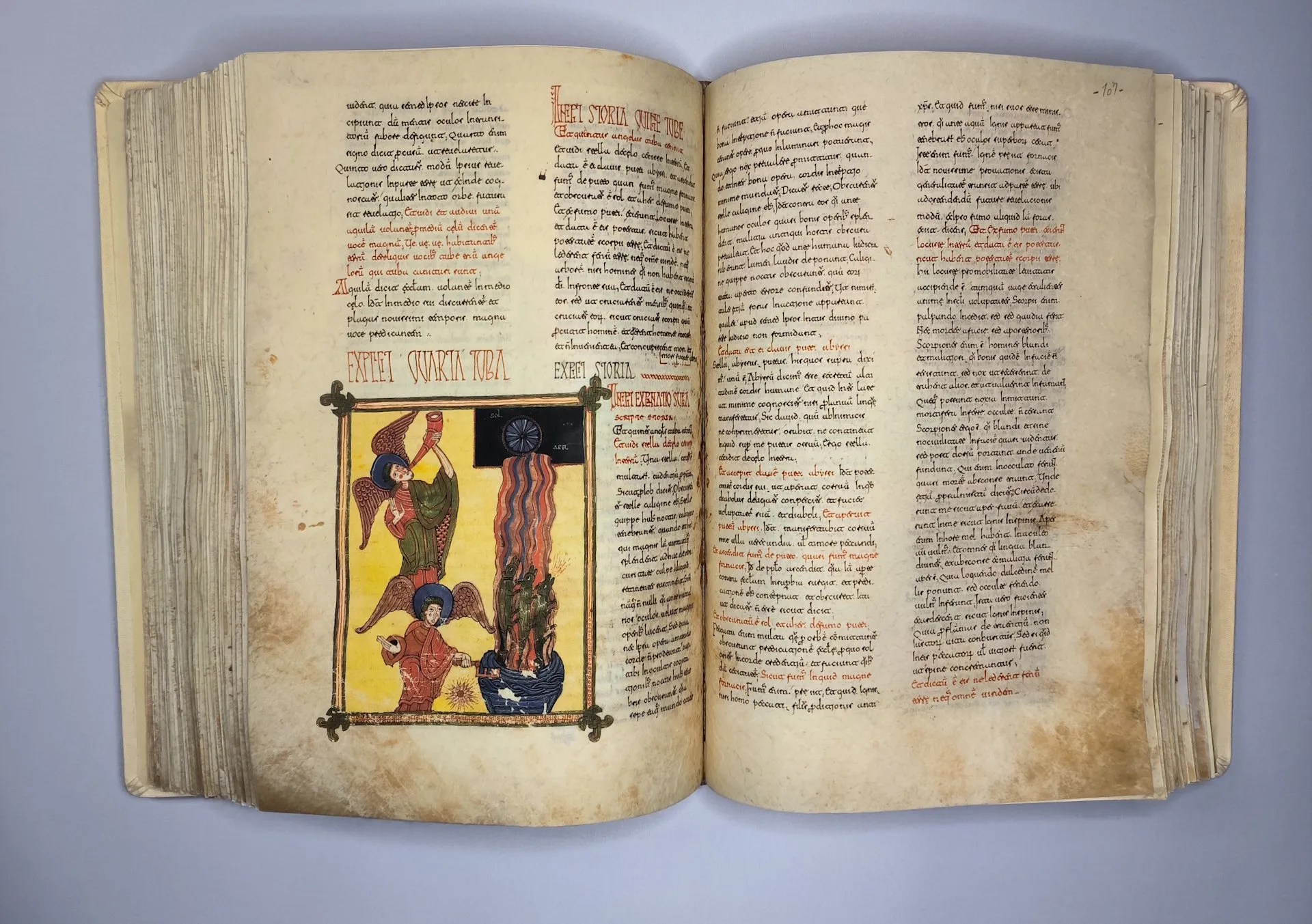 Imagen del facsímil del Beato de Burgo de Osma: La Quinta Trompeta: El pozo del abismo y las langostas, Editorial Scriptorium