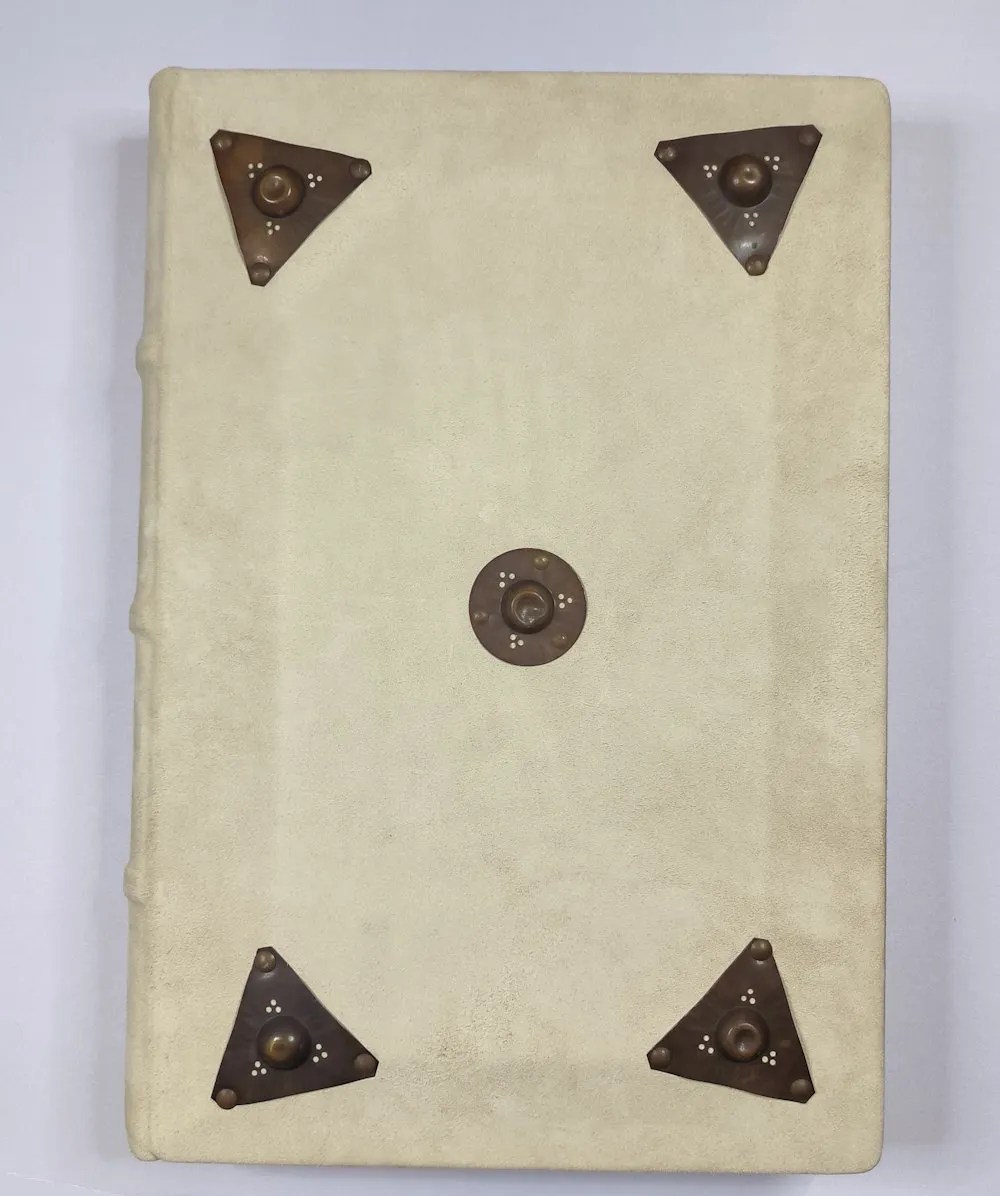 Cubierta del facsímil del Beato del Monasterio de San Pedro de Cardeña, Editorial Moleiro