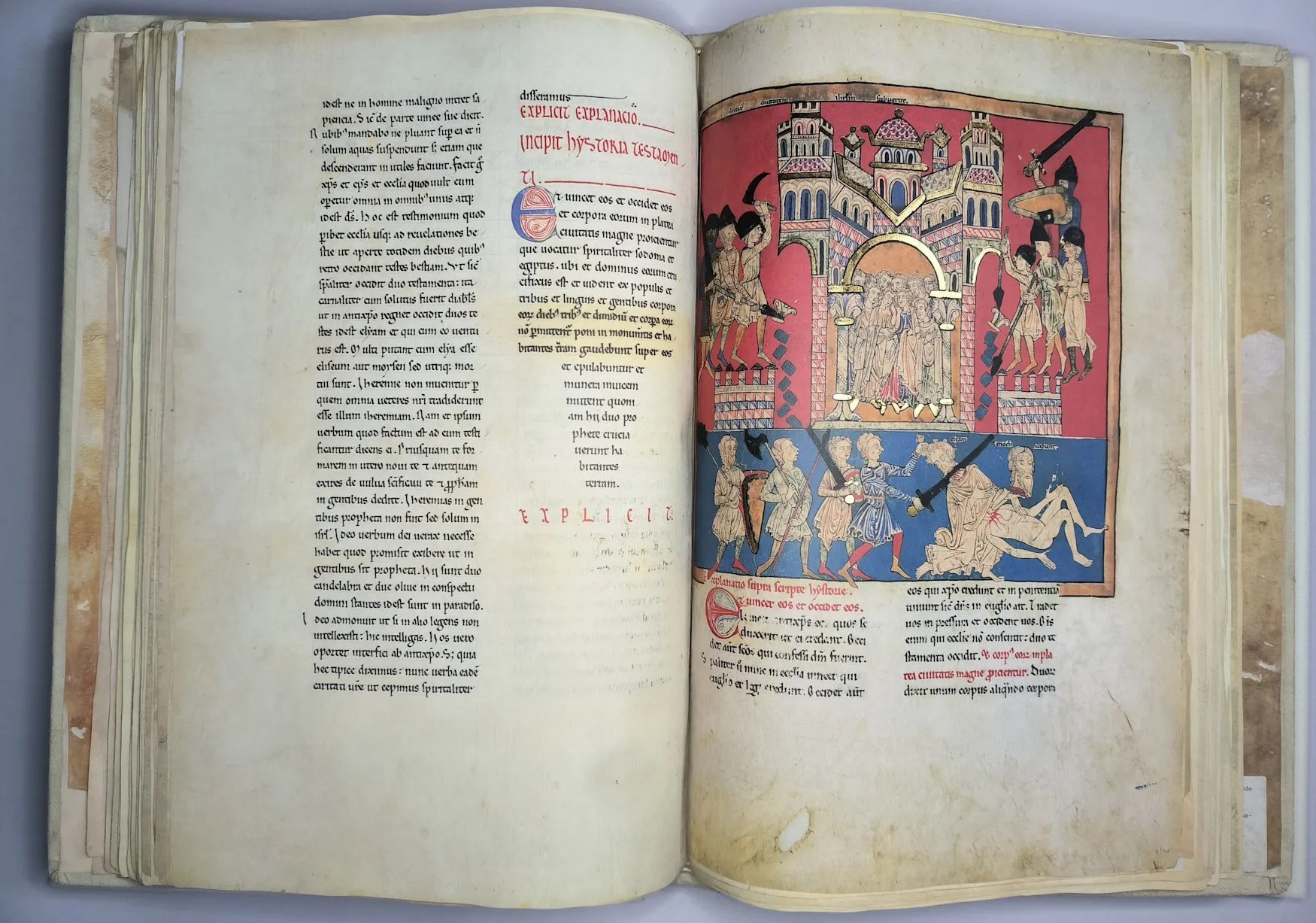 Imagen del facsímil del Beato del Monasterio de San Pedro de Cardeña: "El anticristo da muerte a los dos testigos", Editorial Moleiro