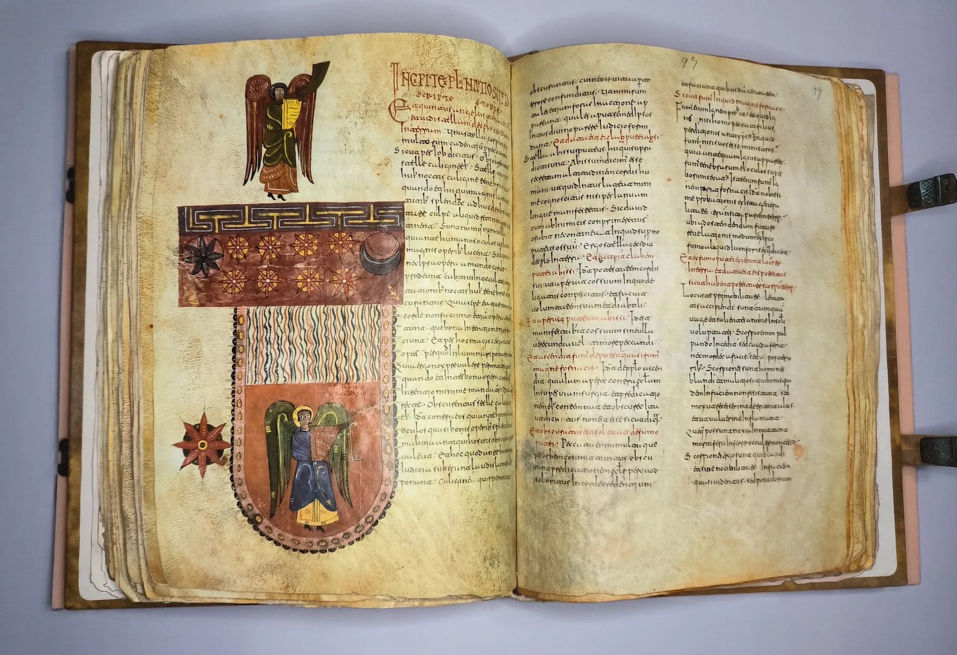 Imagen del facsímil del Beato Emilianense de la Biblioteca Nacional: La quinta trompeta, Editorial Siloé