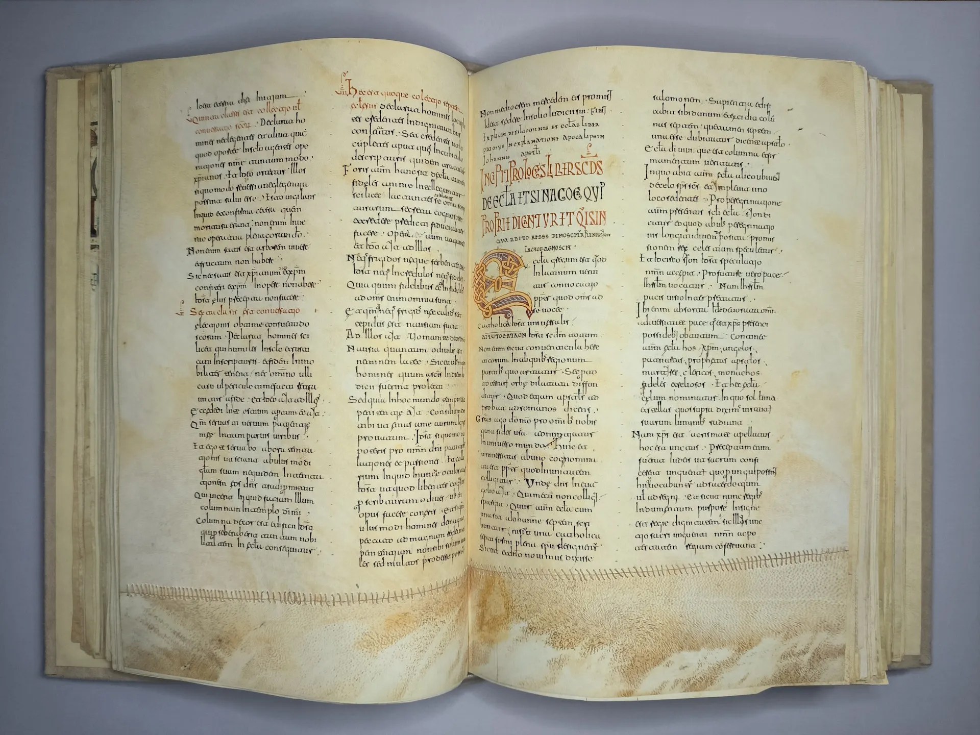 Estructura del facsímil del Beato de Girona, Editorial Moleiro