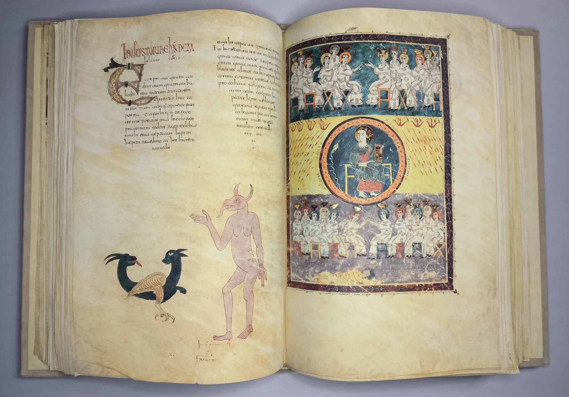 Imagen del facsímil del Beato de Girona: "Visión de Dios entronizado en el cielo", Editorial Moleiro