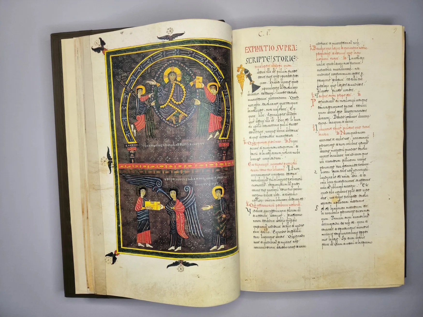 Imagen del facsímil del Beato del Monasterio de Santo Domingo de Silos: "Revelación a San Juan", Editorial Moleiro