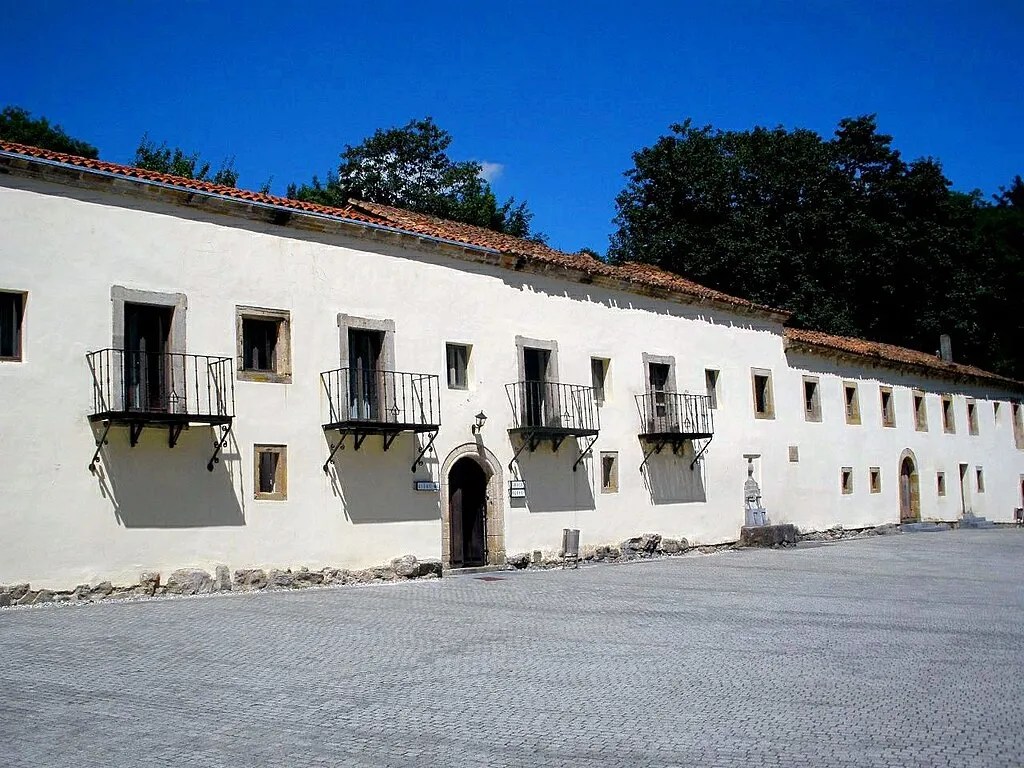 Vista del Monasterio de Santa María de Valdediós