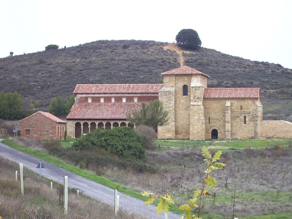 Vista del Monasterio de San Miguel de Escalada