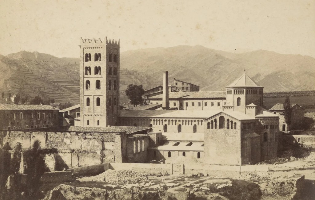 Vista lateral del Monasterio de Santa Maria de Ripoll