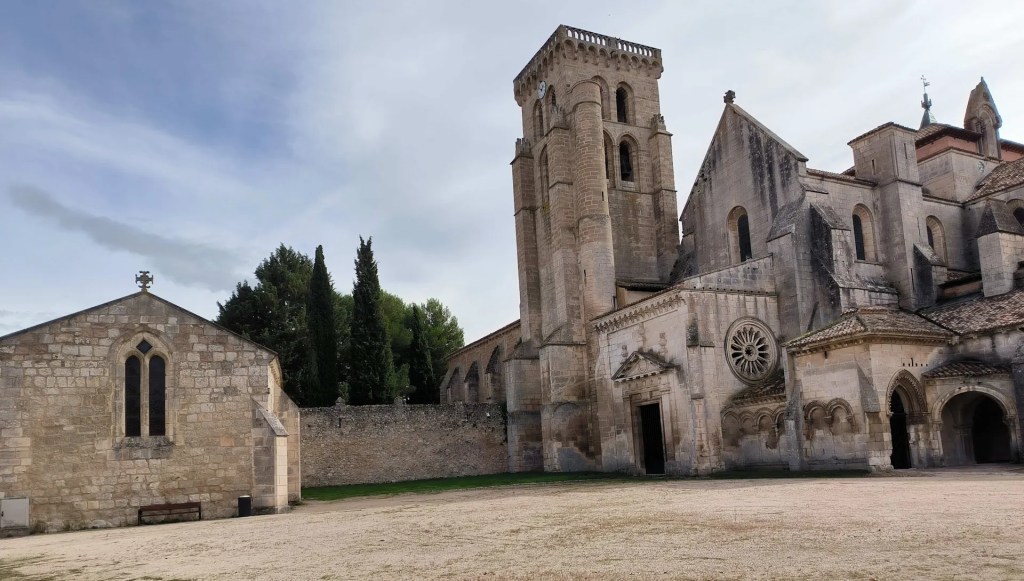 Vista de la entrada a la iglesia del Monasterio de Santa María de Las Huelgas