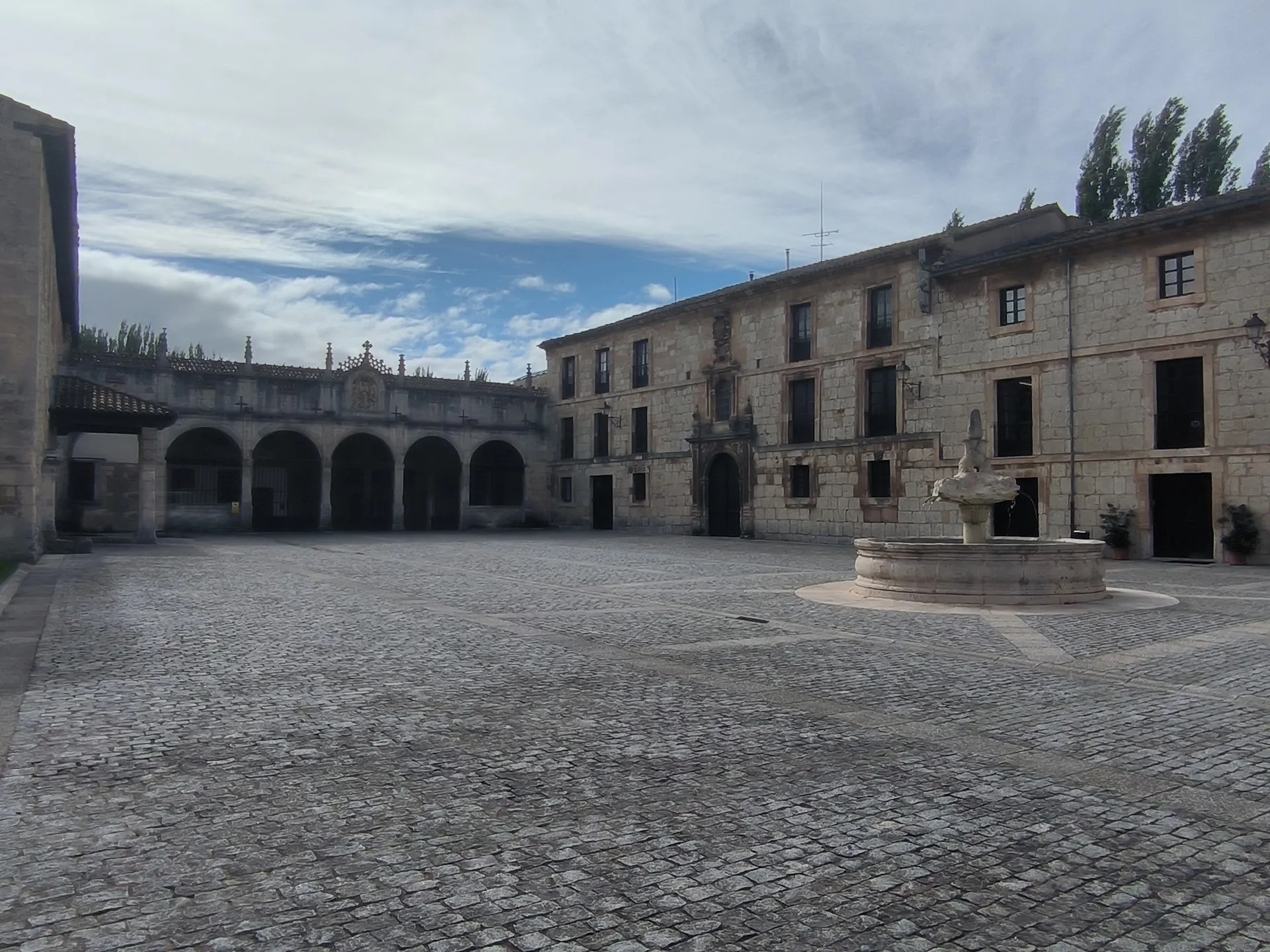 Vista del Patio de la Fuente del Monasterio de Santa María de Las Huelgas