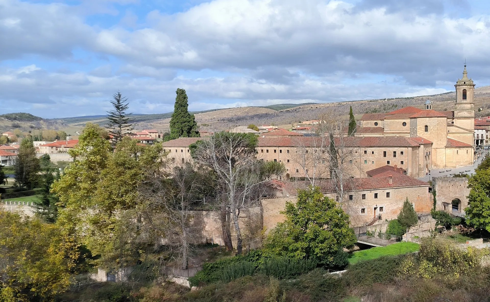 Vista panorámica del Monasterio de Santo Domingo de Silos