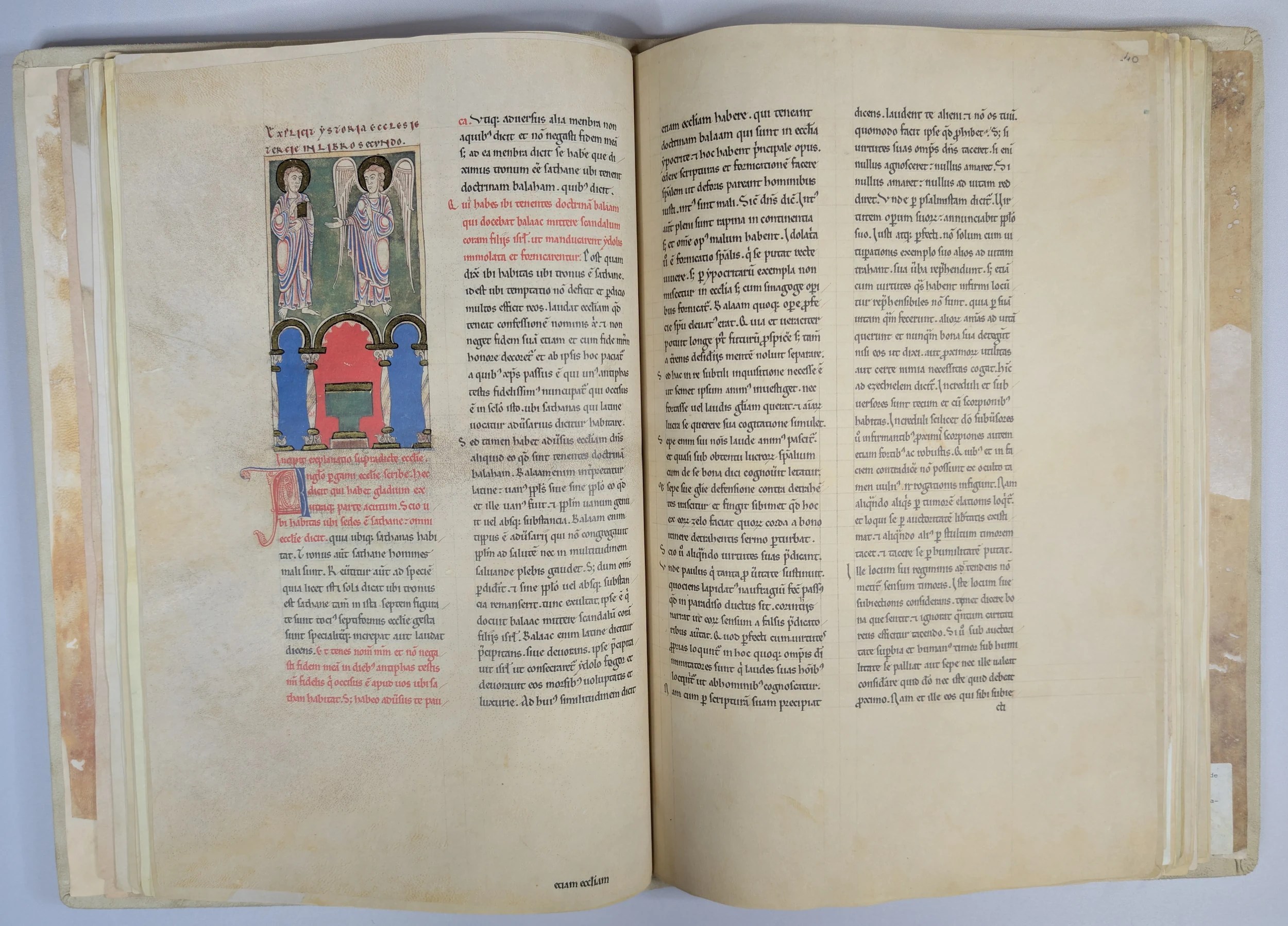 Imagen del facsímil del Beato del Monasterio de San Pedro de Cardeña: "Mensaje a la Iglesia de Pérgamo", Editorial Moleiro