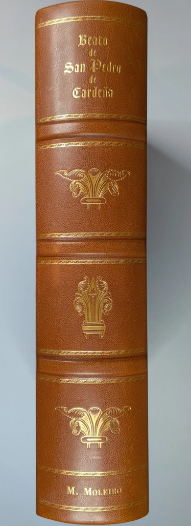 Lomo de la caja del Beato del Monasterio de San Pedro de Cardeña, Editorial Moleiro