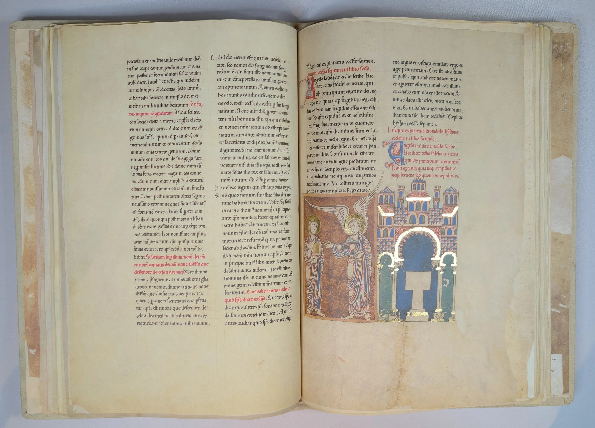 Imagen del facsímil del Beato del Monasterio de San Pedro de Cardeña: "Mensaje a la Iglesia de Laodicea", Editorial Moleiro