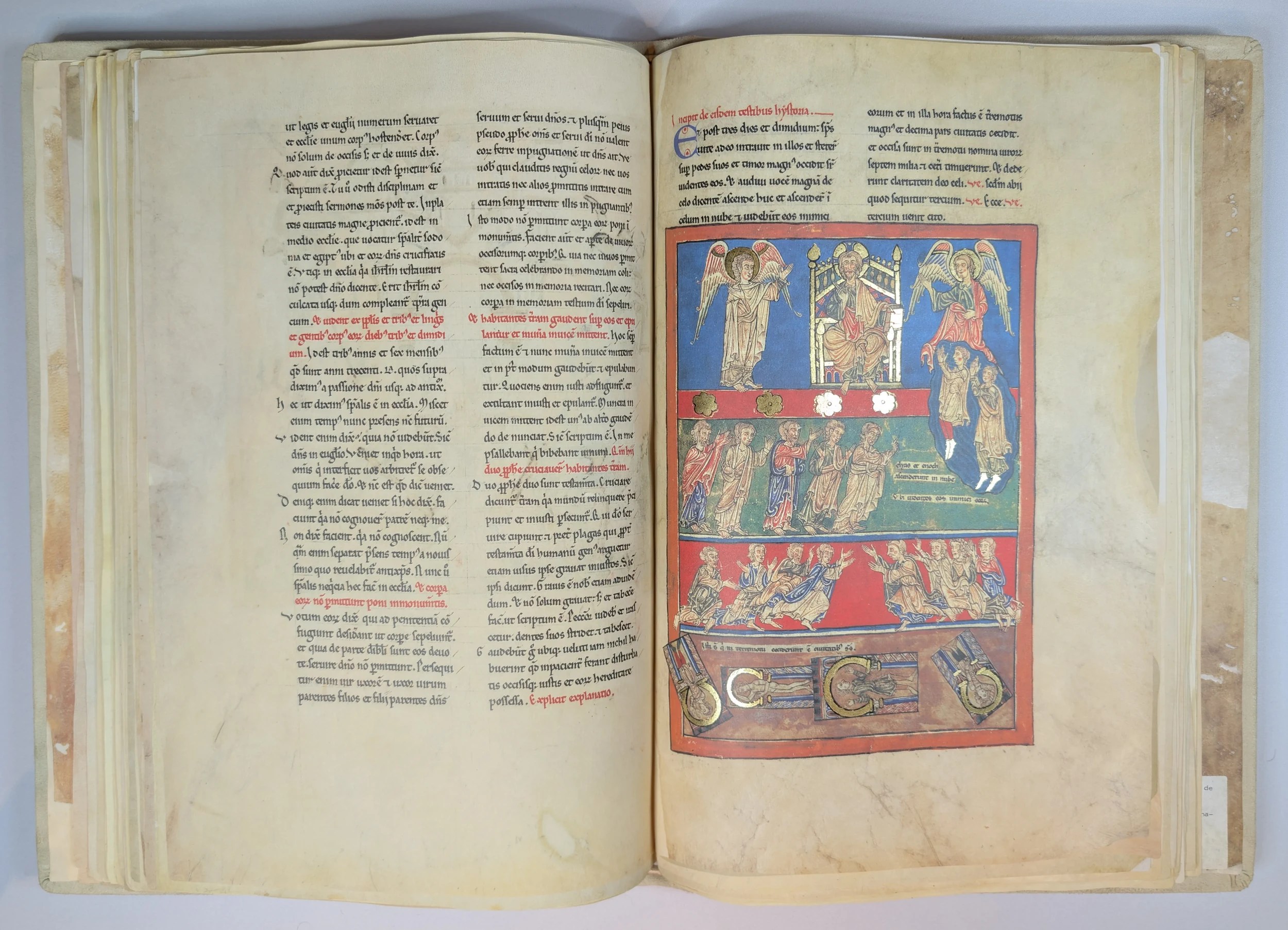 Imagen del facsímil del Beato del Monasterio de San Pedro de Cardeña: "La Ascensión al Cielo de los dos Testigos", Editorial Moleiro