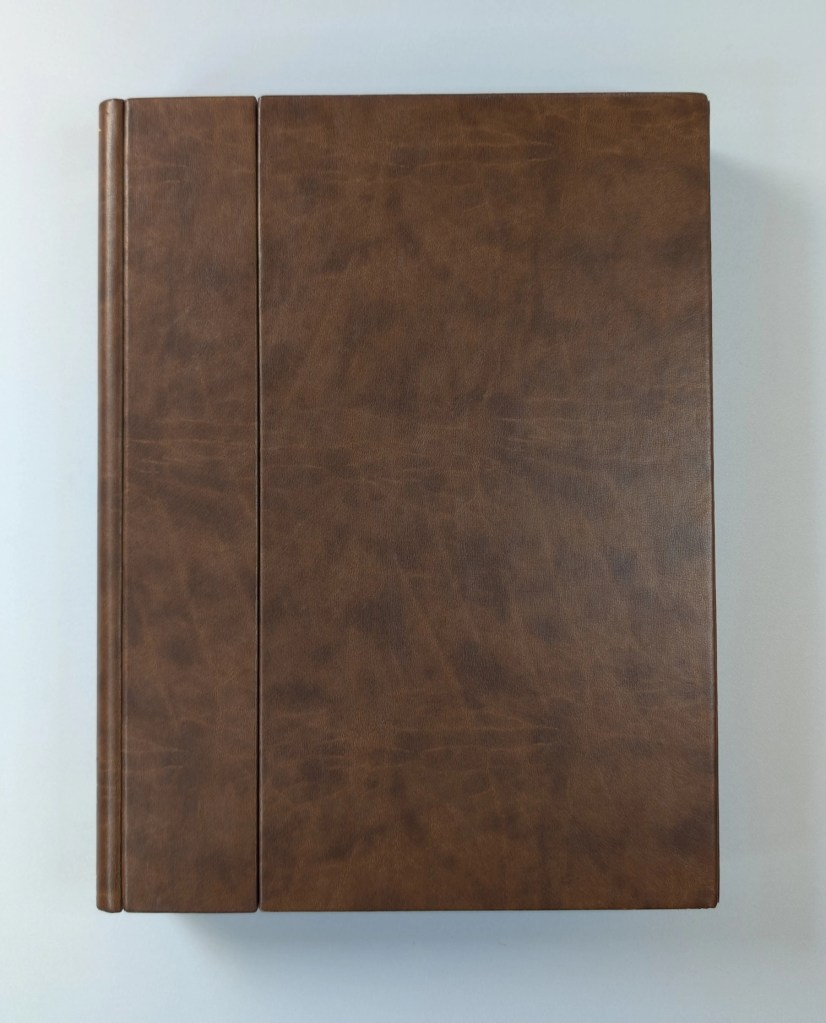 Caja del facsímil del Libro de la Genealogía de los Reyes de España de Alfonso de Cartagena, Editorial Scriptorium