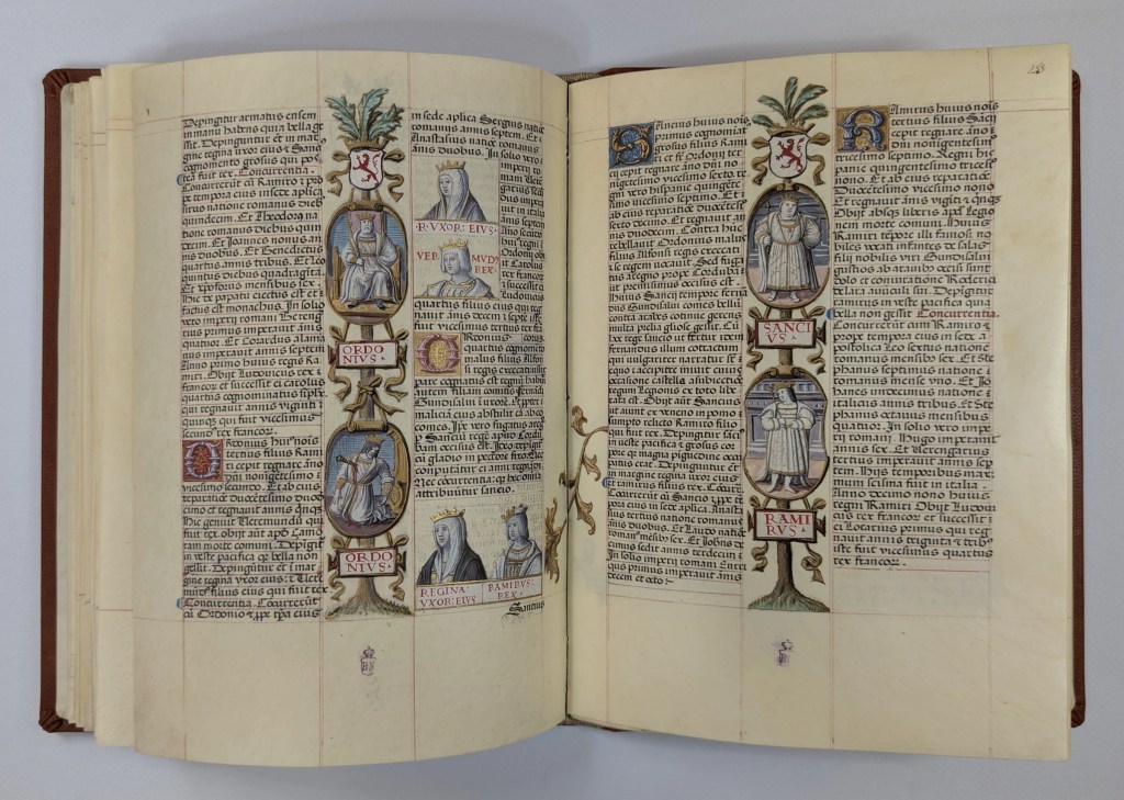 Imagen del facsímil del Libro de la Genealogía de los Reyes de España de Alfonso de Cartagena: Medallones de los Reyes Ordoño III, Ordoño IV, Sancho I y Ramiro III, Editorial Scriptorium