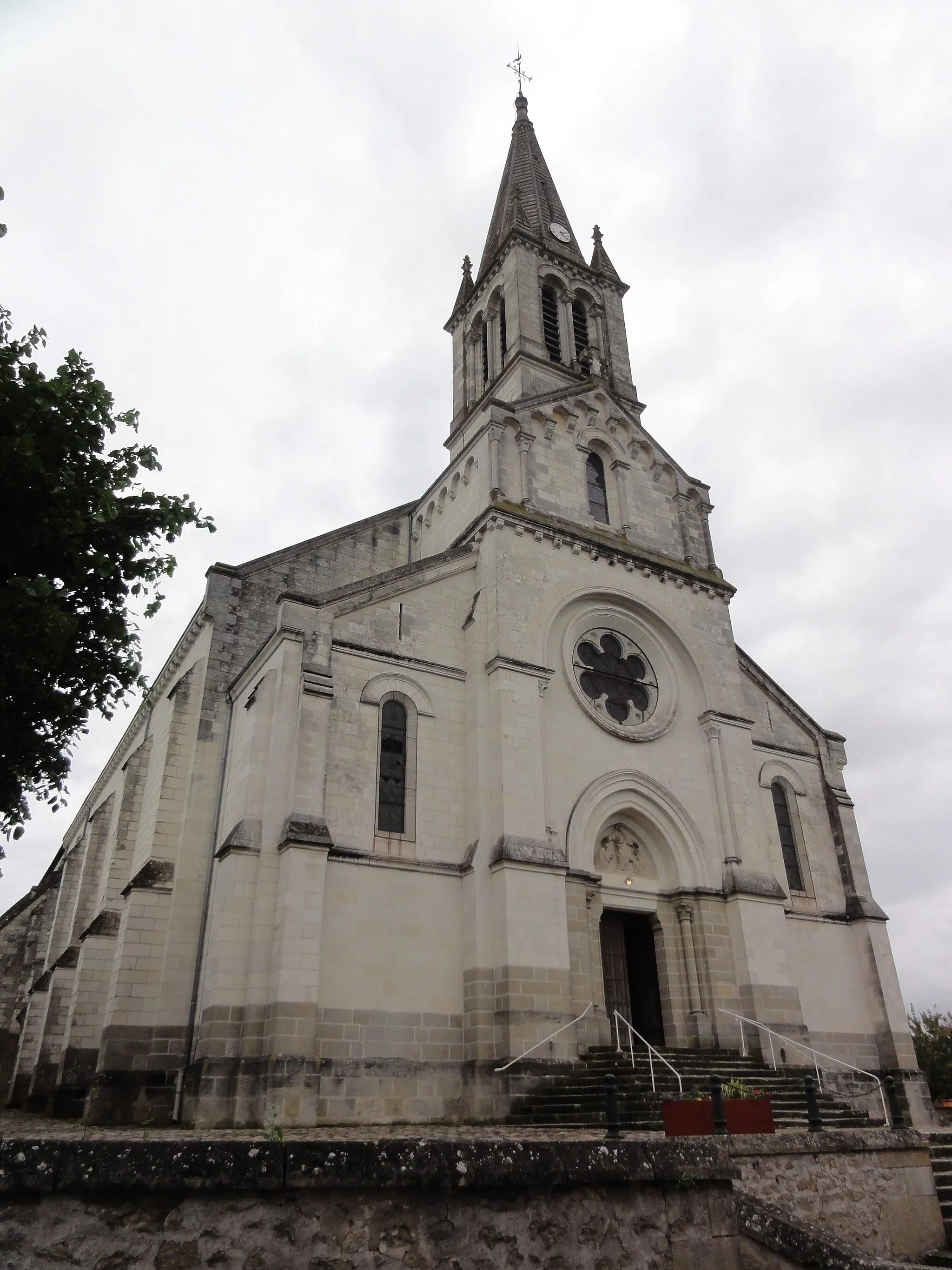 Iglesia de la localidad de San Blas de Sainte Maure de Touraine, Francia
