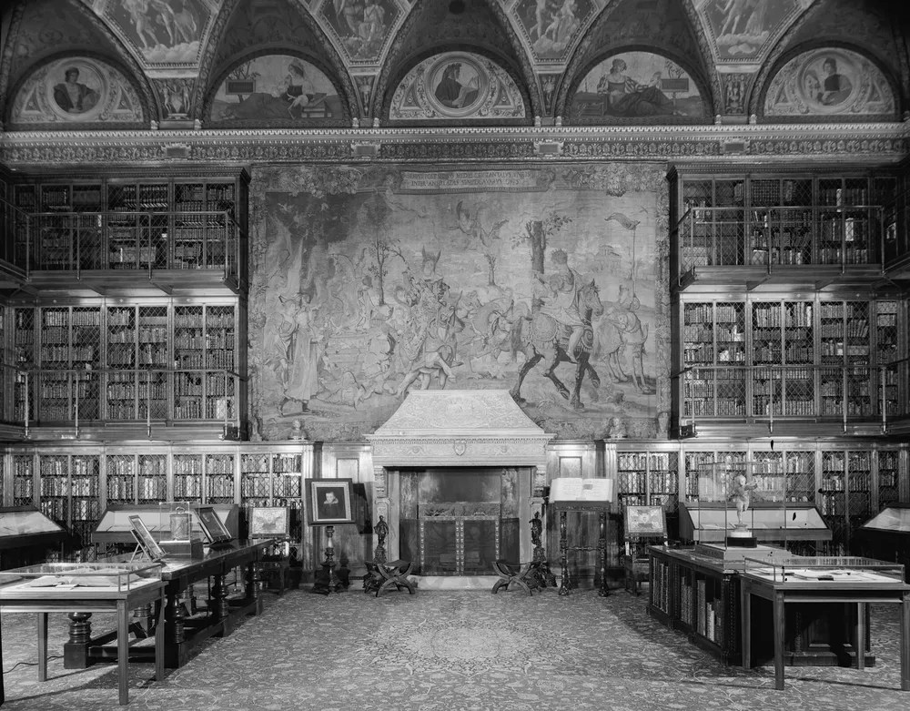 Biblioteca Pierpont Morgan Library, Sala principal, vista de frente, Nueva York, 1963