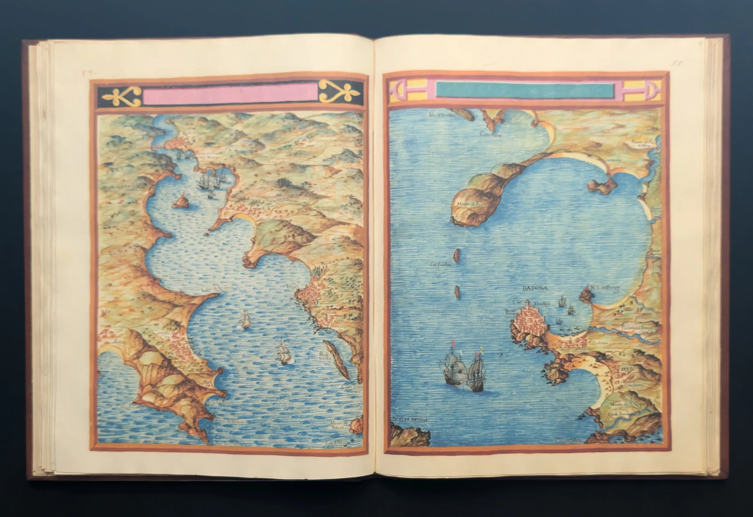 Izquierda: Vigo, Derecha: Bayona