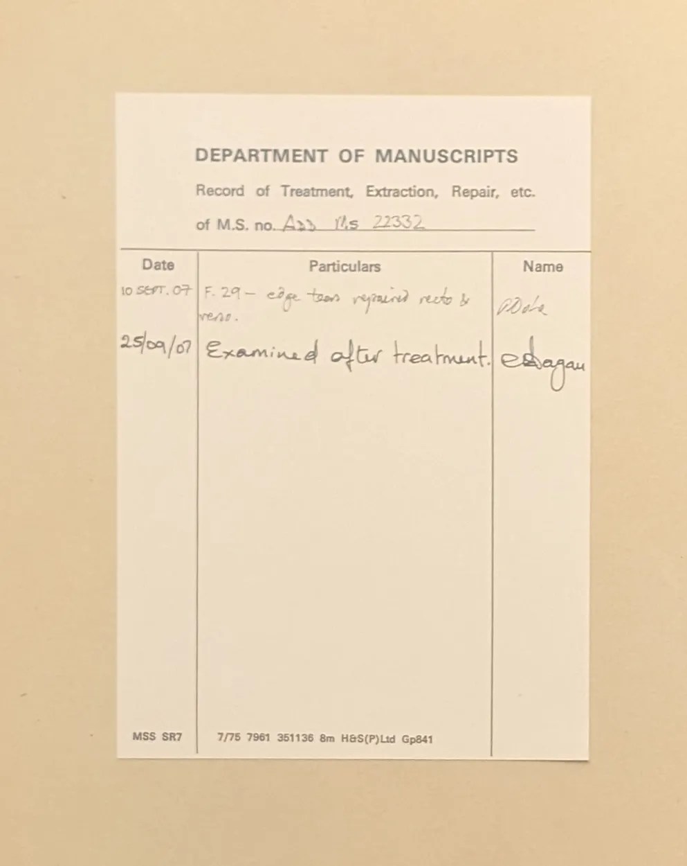 Fotografía de la página del facsímil donde se ve la signatura de la obra: Add MS 22332