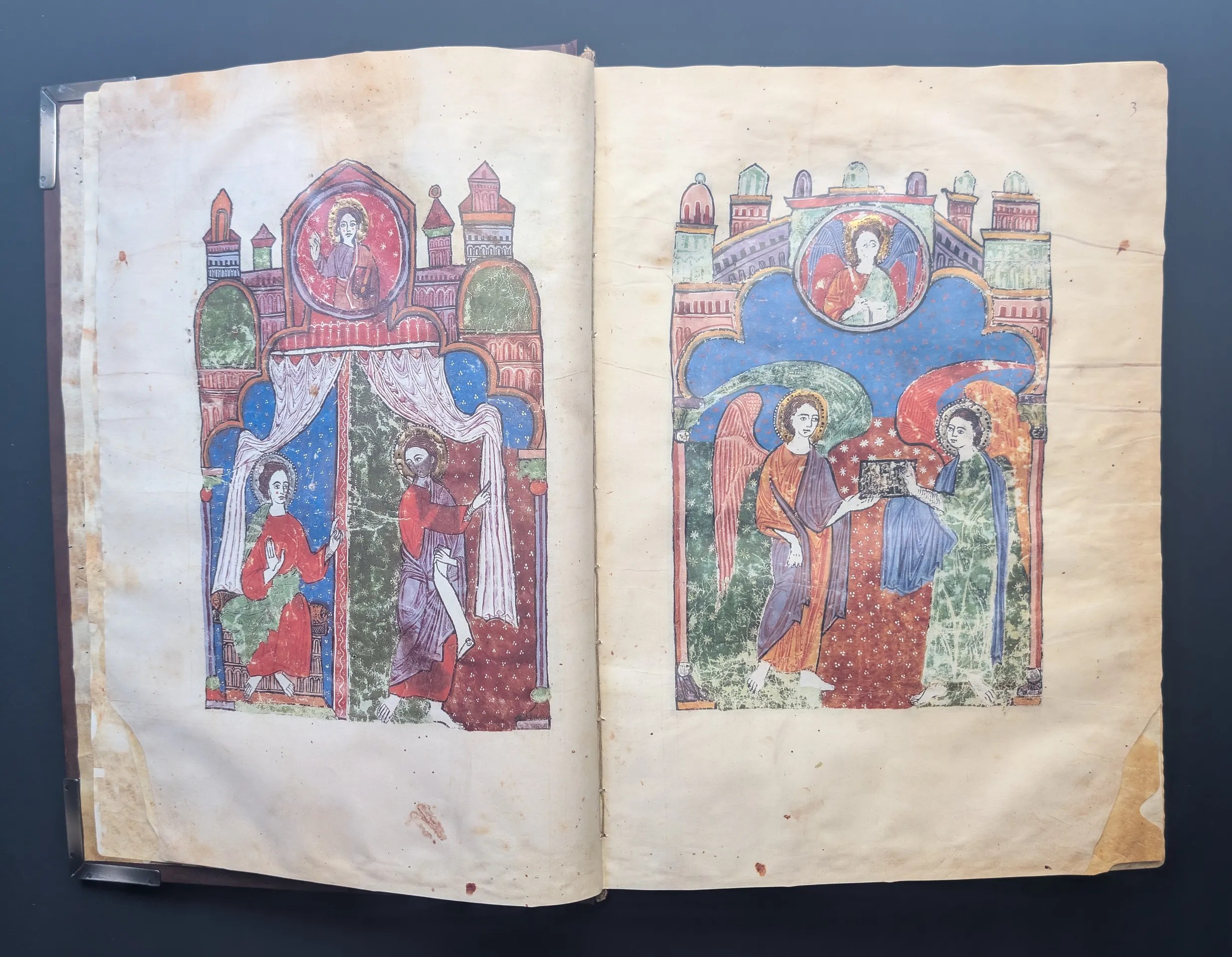 Folio 2v – El Evangelista Mateo y un Testigo, Folio 3 – Dos Ángeles llevando los Evangelios