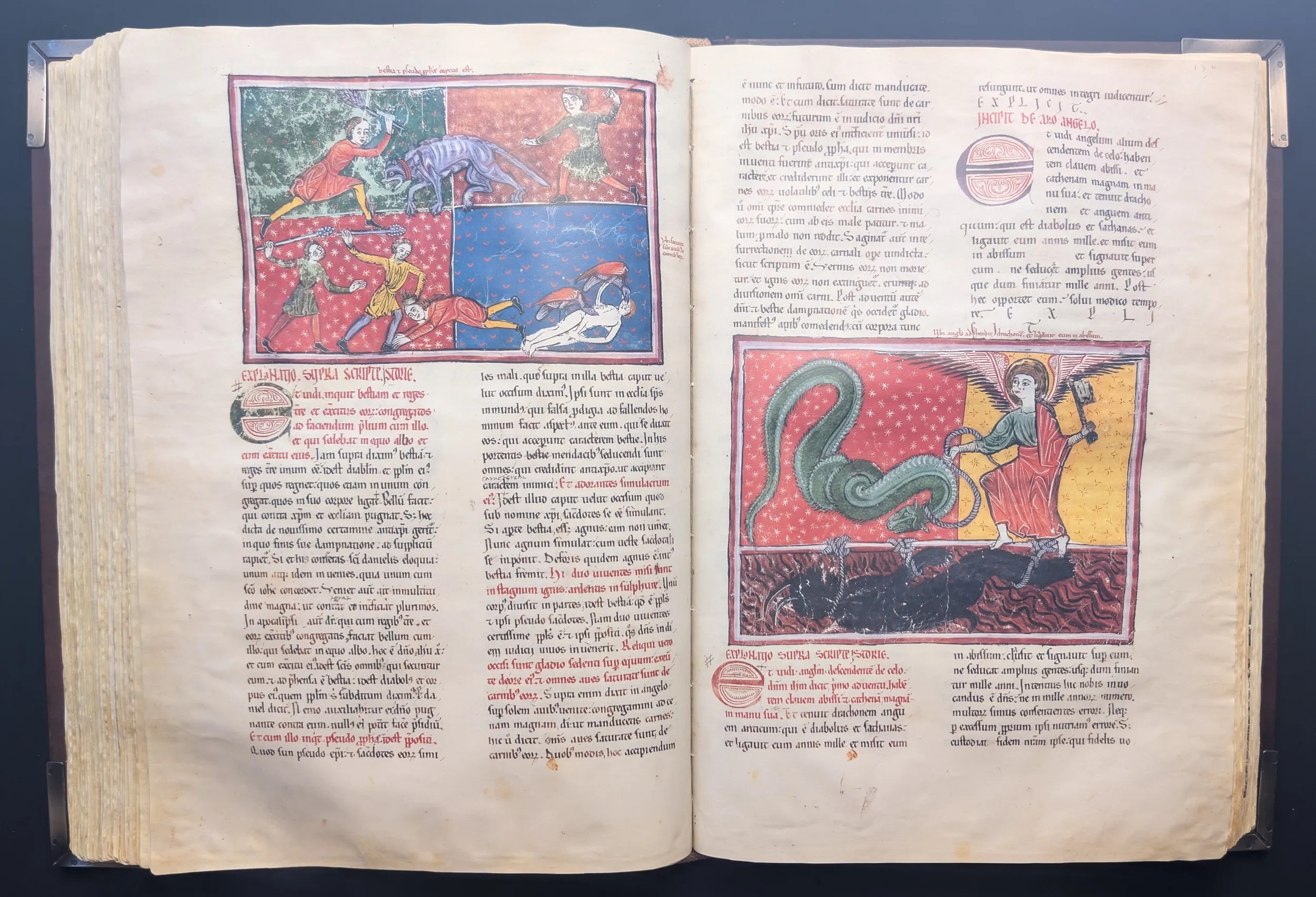 Folio 134v – El Jinete triunfa sobre la Bestia, Folio 135 – El Diablo Encadenado en el Abismo