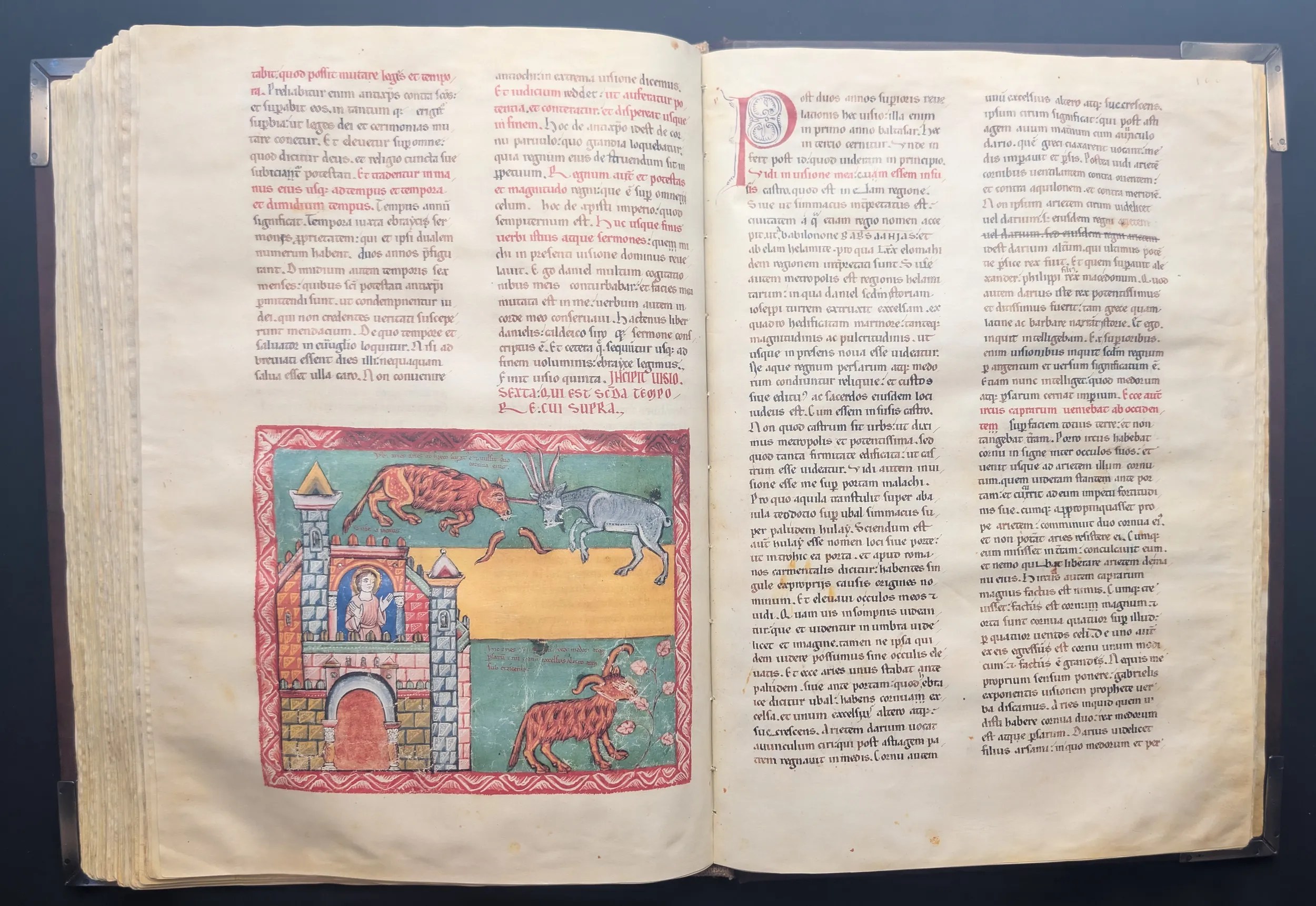 Folio 165v – Visión de la Lucha entre el Cordero y el Macho Cabrío